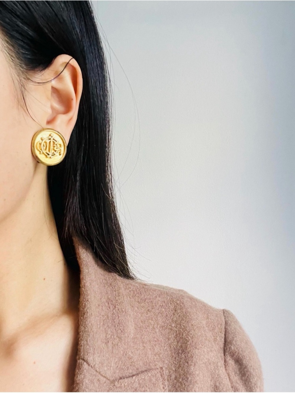 Christian Dior Vintage 1980’s Logo Gold Clip Coin Earrings 1.25” Round Statement - Picture 11 of 13